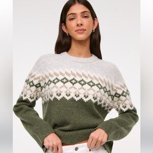 Abercrombie & Fitch Green and Cream Sweater